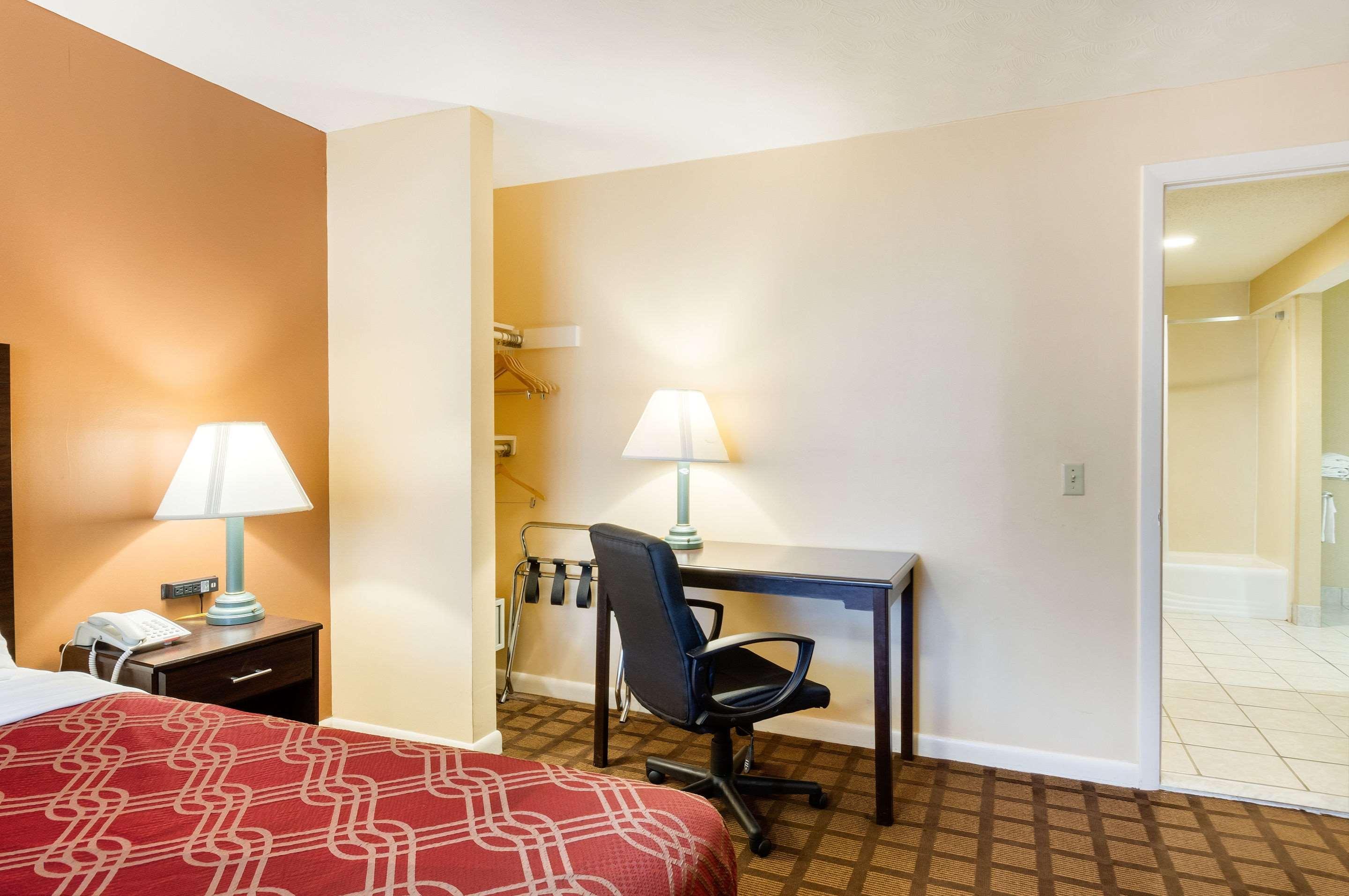 Econo Lodge Boston-Malden Exteriér fotografie